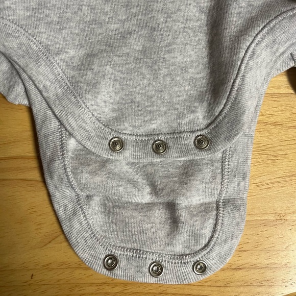 NWT Old Navy 0-3M Baby Onesie - Picture 6 of 7
